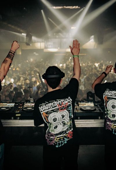 No te pierdas el 10 aniversario del sello 83