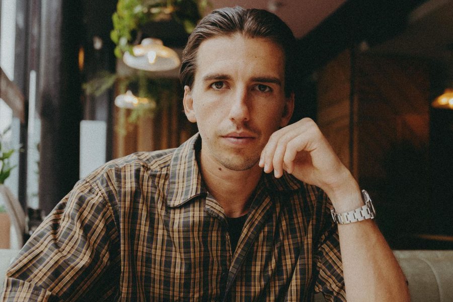 Únete a Josh Baker en Pyramid Ibiza